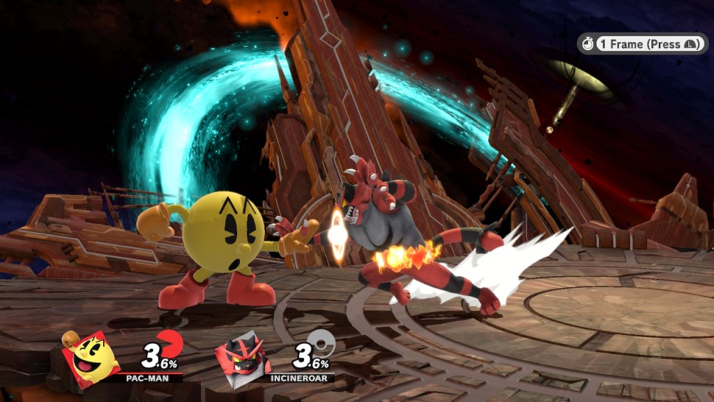Pac-Man amiibo and Incineroar amiibo clanking on tether grabs.